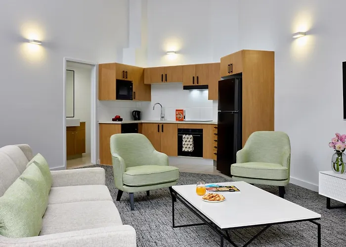 Meriton Suites Waterloo