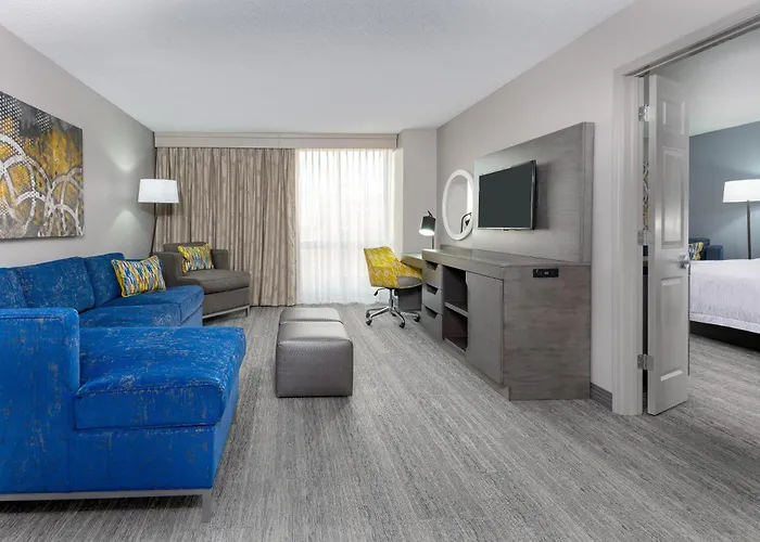 Hampton Inn & Suites Country Club Plaza