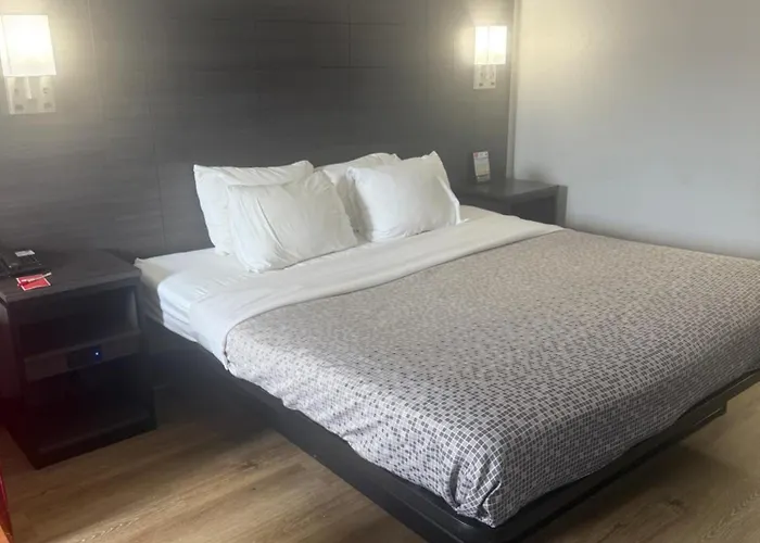 Econo Lodge Naval Station Norfolk