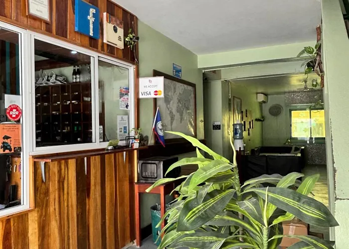 Caye Caulker Plaza Hotel