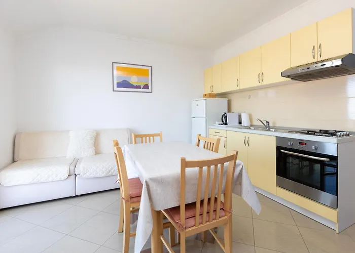 Apartments Baltazar With Sea View&Jacuzzi