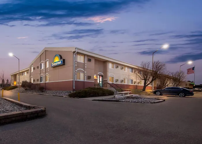 Days Inn By Wyndham Minot