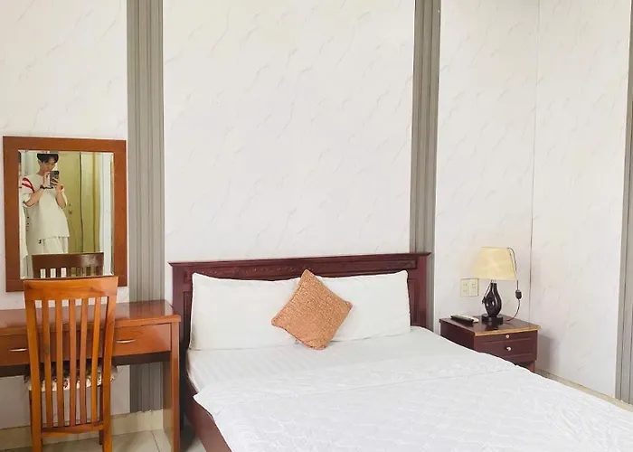 Ngoc May - Dai Loi Hotel