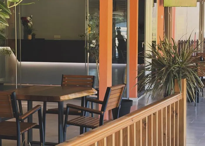 Karos Hotel Llaman Himarë
