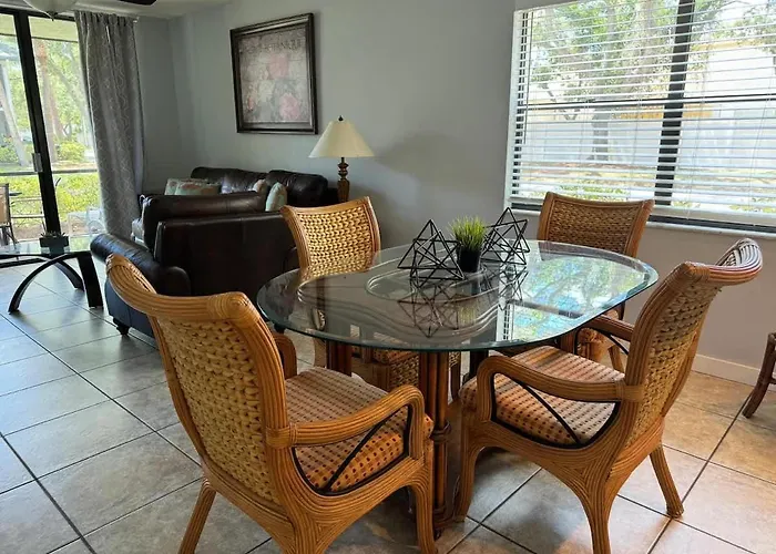 Luxury Shorewalk Water Front 2 Bedroom 2 Bathroom 3Mins Img 5 Mins Beach