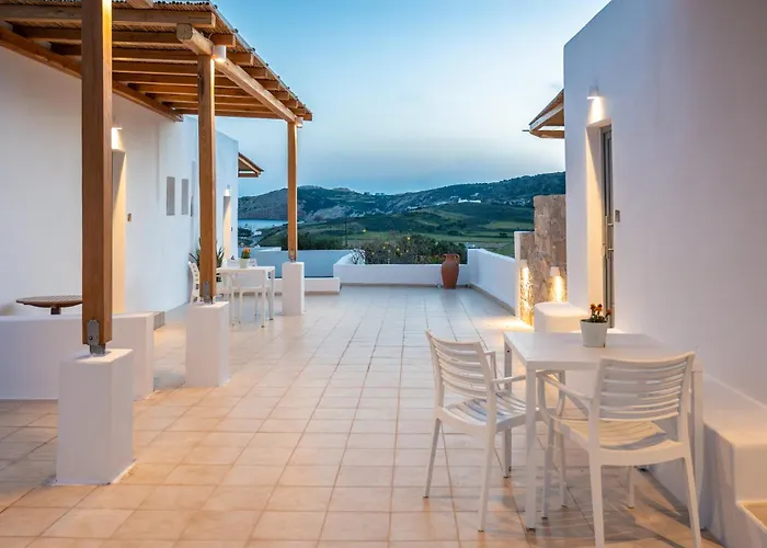 Sarantis Suites & Apartments