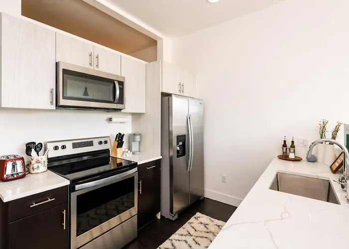 Modern 1Br Apt With Rooftop, Gym, And Parking