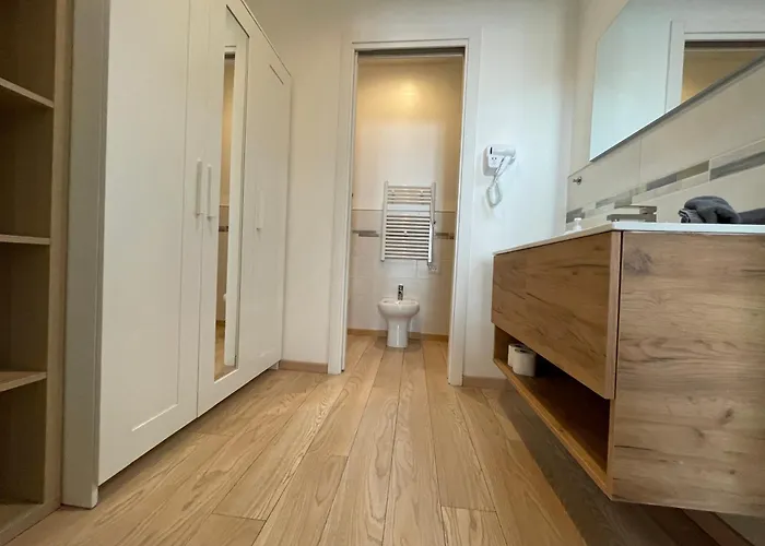 Residence Neverin Luxury Apartments-Private Garage