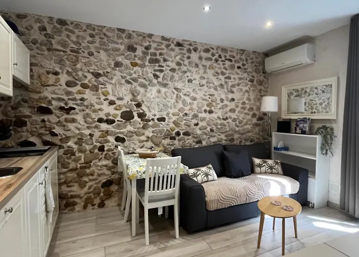 Vieil Antibes, Ravissant 2P Avec Petite Terrasse