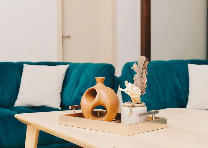 The Suites By Elegant Hospitality - Near Auc