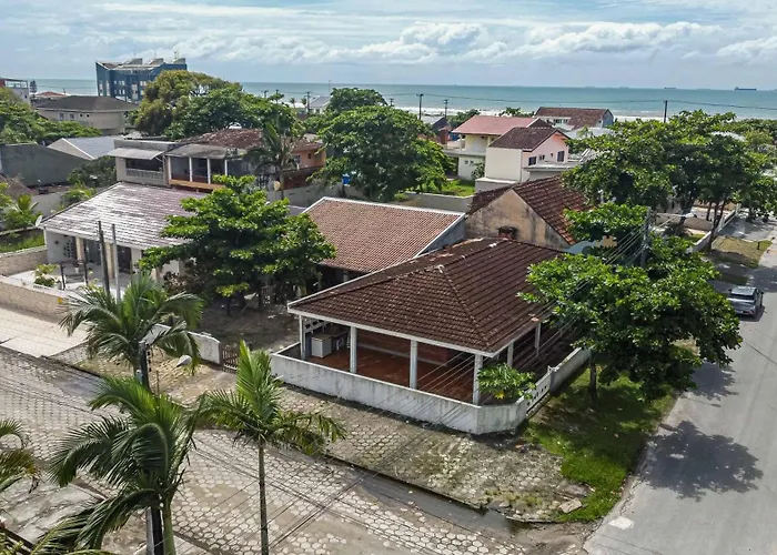 Memora Guesthouse Pontal do Paraná - Casa inteira ou Quartos a duas quadras da praia e próxima a Ilha do Mel