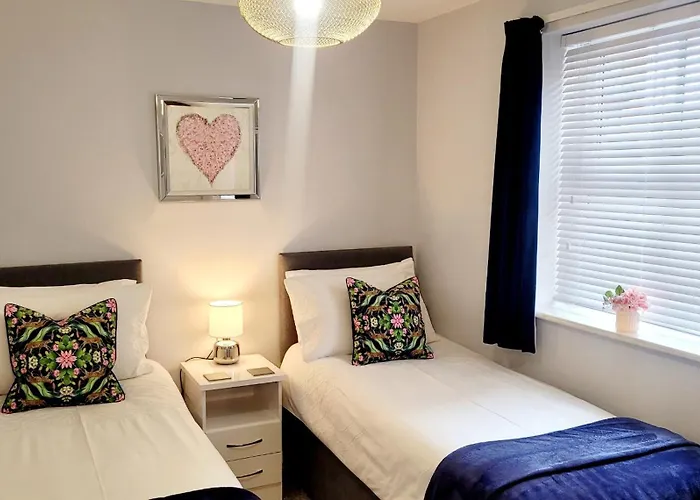 1 Merchants Gate - 2 Bedroom, City Apartment With Private Parking