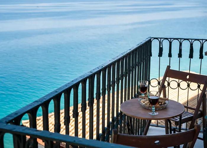 Fotiadis Family Luxury Suites By Konnect