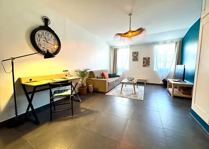 Appartements Climatises - Vieil Antibes