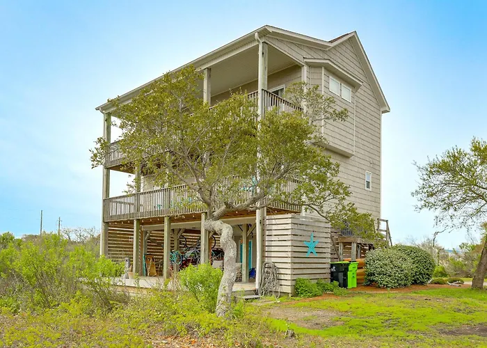 Walk To Surf City Beach: Ocean-View Home W/ Decks