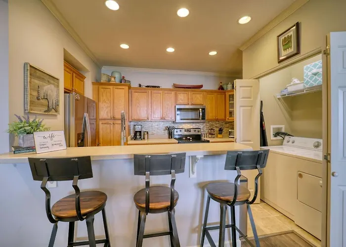 Sugar Mountain Condo, Sleep 4, Deck Mountain Views