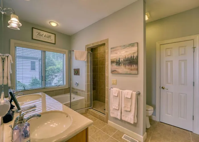 Sugar Mountain Condo, Sleep 4, Deck Mountain Views