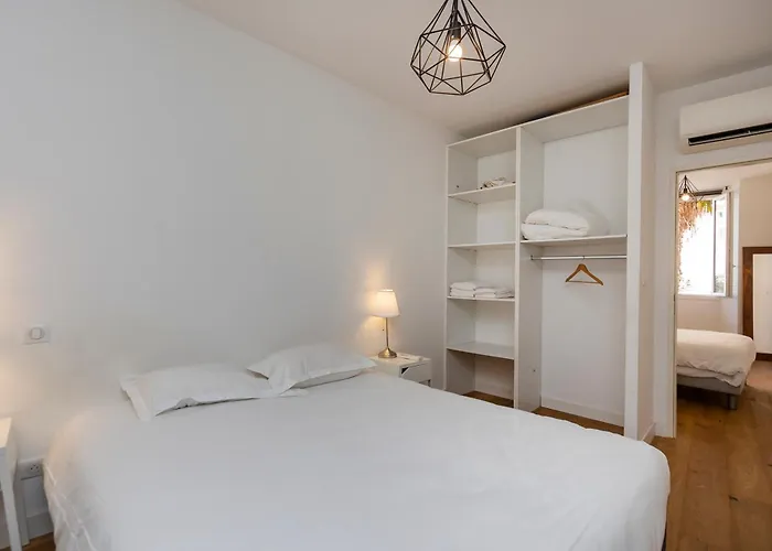 Appartements Rue Bonaparte, Quartier Citadelle Place Foch