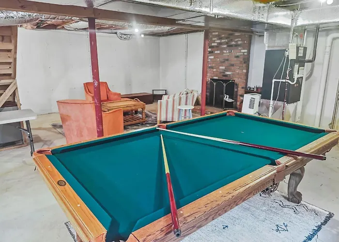 Sandy Spot: Walk To Beach, Sleeps 10