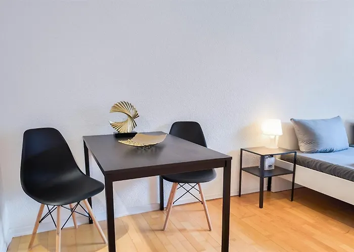 ALFA Apartment Esslingen City Altstadt nahe Stuttgart Messe I 3 Zimmer 4 Betten I Bad I Küche l WIFI&SmartTV I 3BR 4Beds I Bathroom I Kitchen
