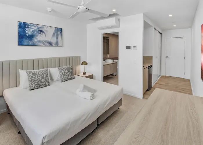 Lowanna Beach Resort Kawana
