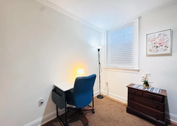 Entire 4 Bedroom Familyfriendly Basement Apartment, Metrowalk