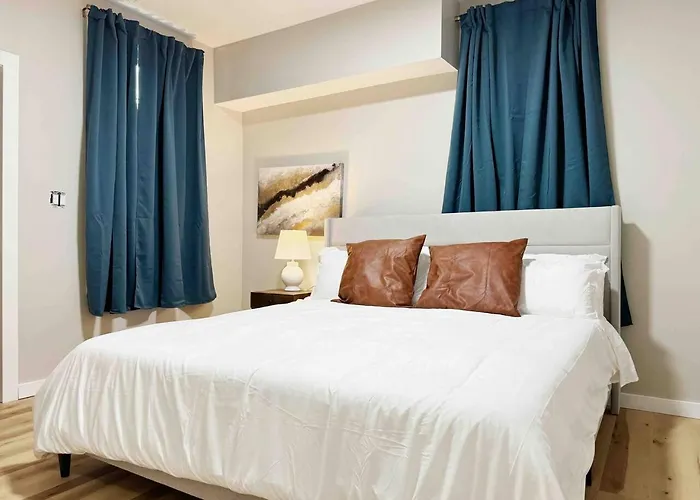 House Of Color Evv Stylish Apartments