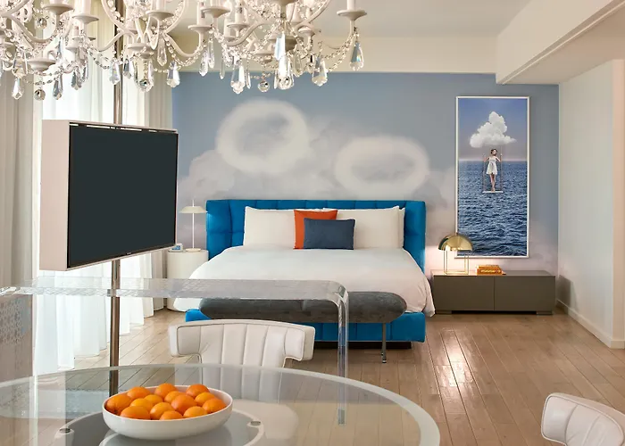 The Valorian West Hollywood, Curio Collection by Hilton