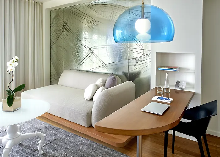 The Valorian West Hollywood, Curio Collection by Hilton