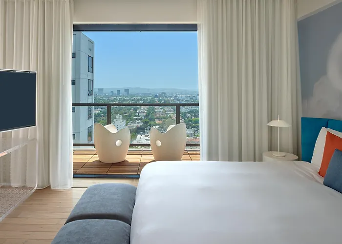 The Valorian West Hollywood, Curio Collection by Hilton