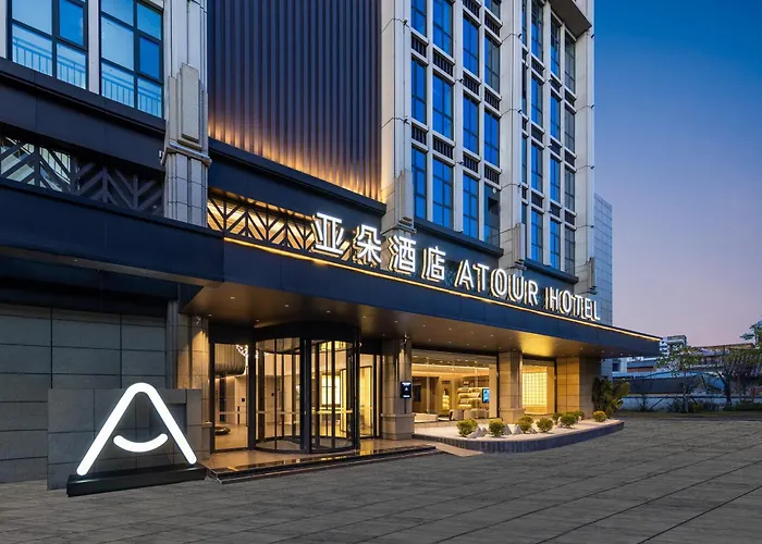 Atour Hotel Baoshan Longyang Hengbang Building
