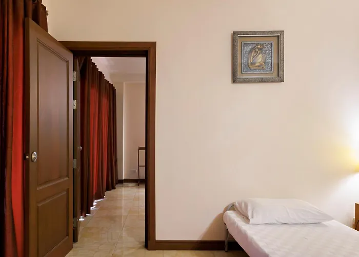 Central Place Hotel