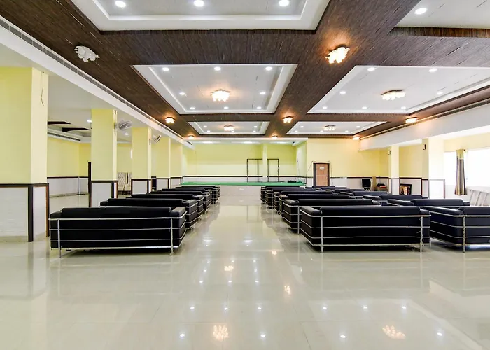 Super Oyo Collection O Rama Lakshmana Junction Srikakulam