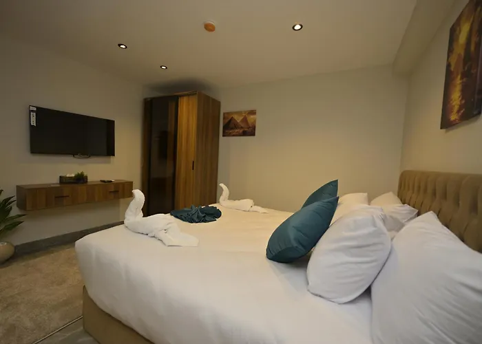 Delta Pyramids Hotel