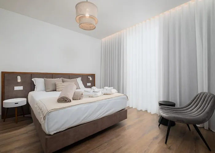 Monaco Suites & Garden