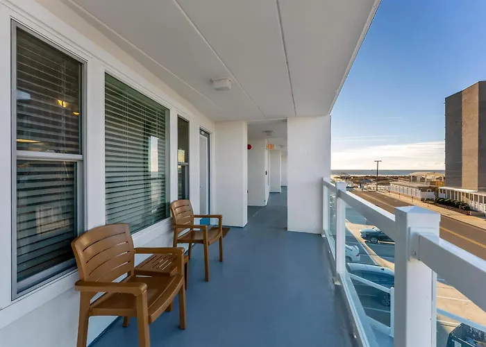 Oceanview 1 Bedroom Condo With Pool Access & Central Ac