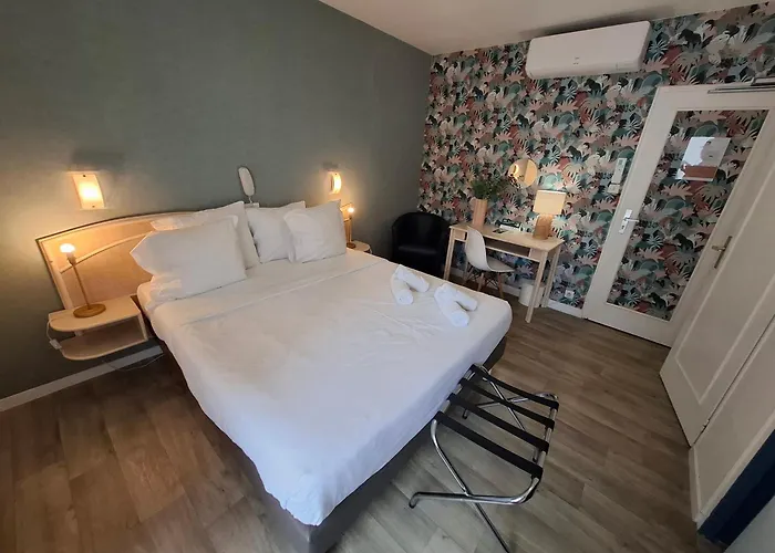 Les Cols Verts - Logis Hotels