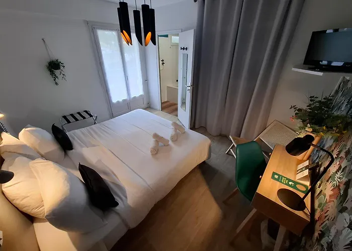 Les Cols Verts - Logis Hotels