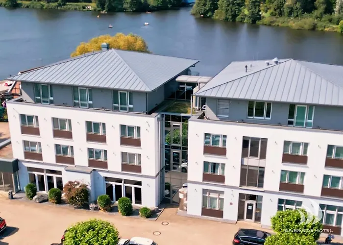 Riverside Hotel