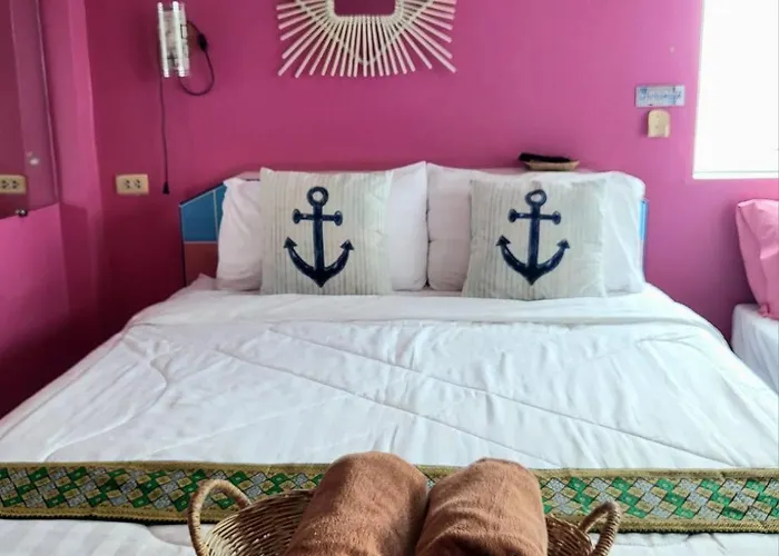 บ้านเนวี่ เกาะล้าน