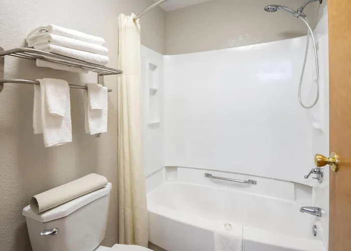 Quality Suites Hickory South