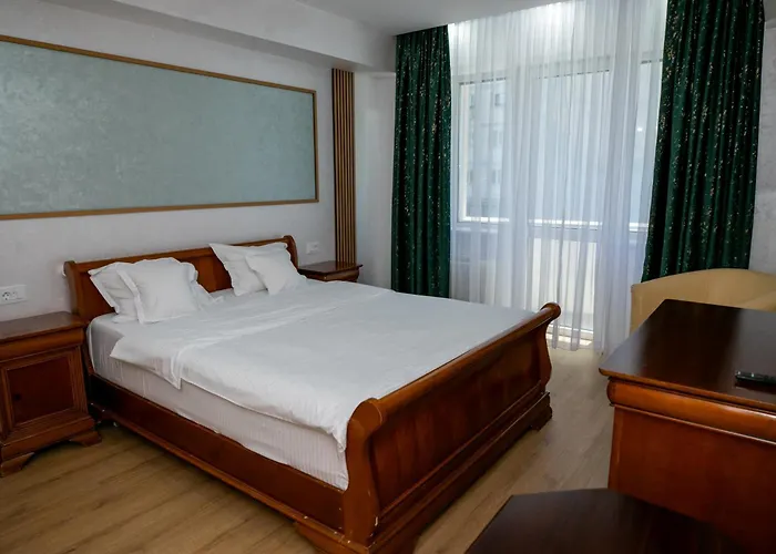 Hotel Senator