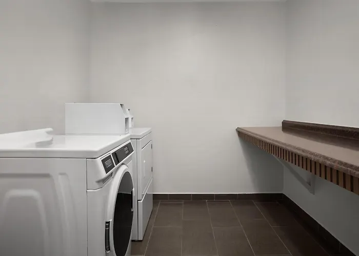 Spark By Hilton Lakewood Denver Southwest