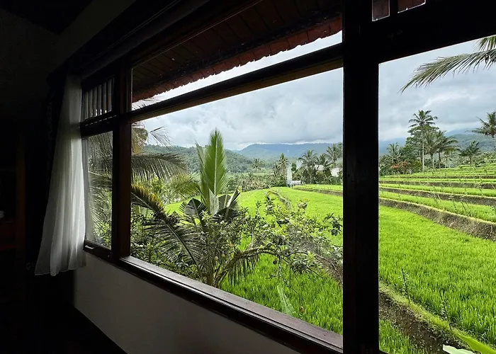 Lesong Hotel And Restaurant