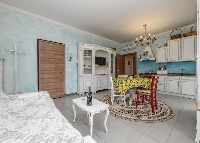 Le Bouganville Apartment- Downtown & Close To The Beach