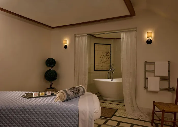 Williamsburg Lodge, Autograph Collection