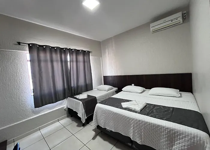 Rosa'S Hotel