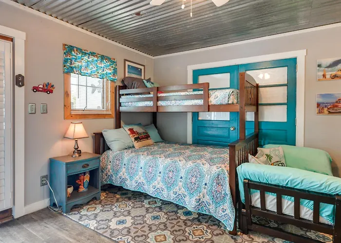 1 Mi To Ocean Isle Beach! Studio W/ Outdoor Oasis