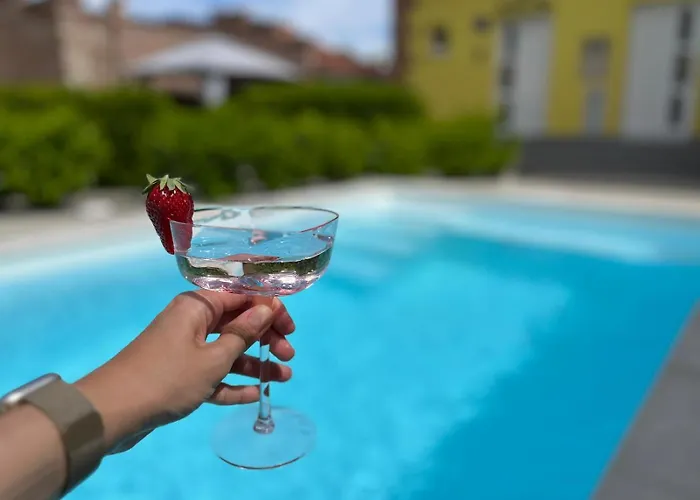 La Luna Premium Deluxe Apartment With Pool & Jacuzzi, Bikes And Secured Parking