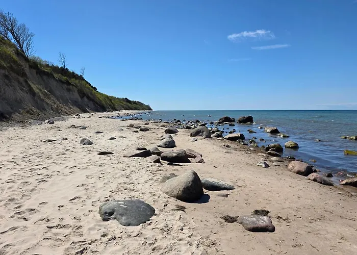 Schöne 54qm 2 Zimmer Ferienwohnung 1-4 Personen an der Kreptitzer Heide auf Rügen - Wandern Fahrradfahren und Meer